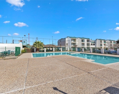 2830 S Bartell Drive - Photo Thumbnail 18
