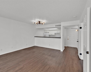 2830 S Bartell Drive - Photo Thumbnail 2
