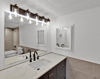 2830 S Bartell Drive - Photo Thumbnail 10