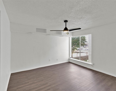 2830 S Bartell Drive - Photo Thumbnail 7