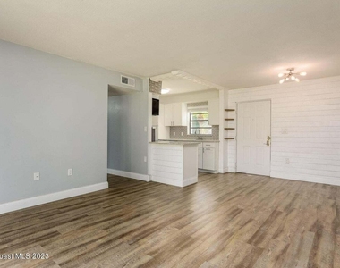 2253 Flower Tree Circle - Photo Thumbnail 4