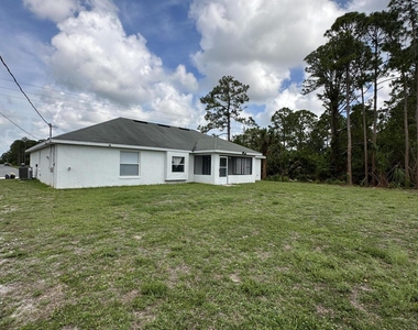3127 Lowry Boulevard Se - Photo Thumbnail 10