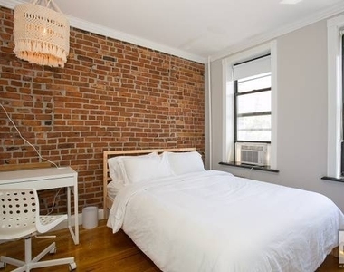 Essex Street - Photo Thumbnail 2
