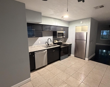 2309 Anna Drive - Photo Thumbnail 6