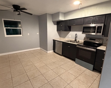 2309 Anna Drive - Photo Thumbnail 5