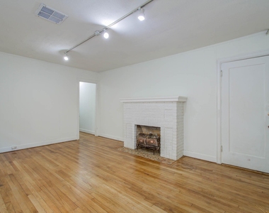 1428 Wentworth Street - Photo Thumbnail 10