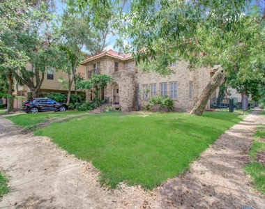 1428 Wentworth Street - Photo Thumbnail 25