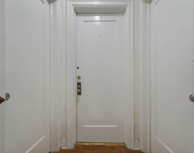 1428 Wentworth Street - Photo Thumbnail 2