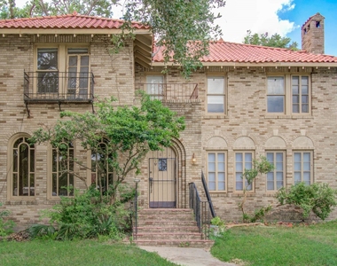 1428 Wentworth Street - Photo Thumbnail 23