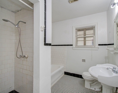 1428 Wentworth Street - Photo Thumbnail 14