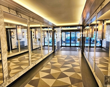 E 16 St - Photo Thumbnail 3