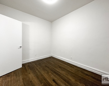 East 91 Street - Photo Thumbnail 3