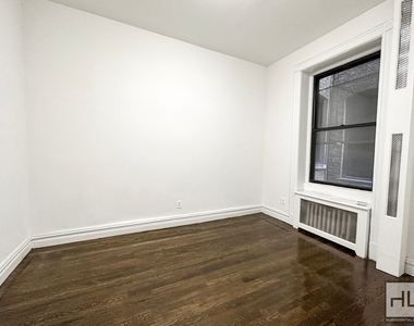 East 91 Street - Photo Thumbnail 2
