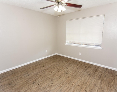 1667 Northwood Street - Photo Thumbnail 5