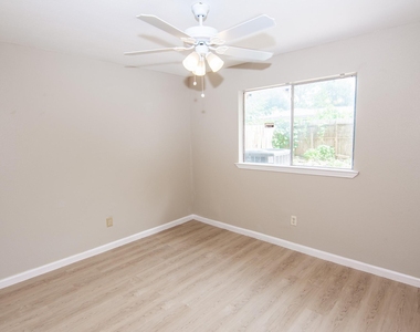 2611 Ashington Drive - Photo Thumbnail 10