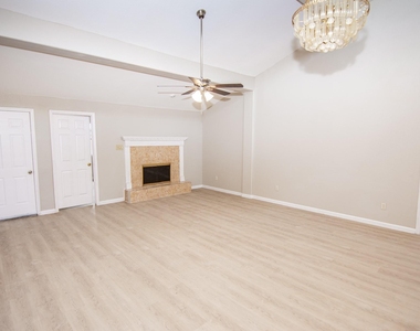 2611 Ashington Drive - Photo Thumbnail 3