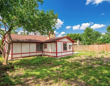 2611 Ashington Drive - Photo Thumbnail 14
