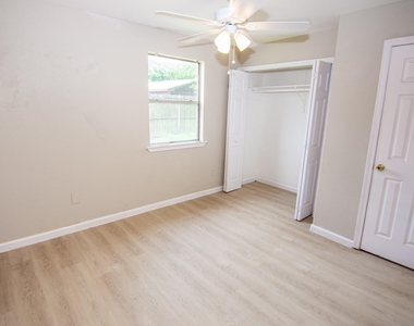 2611 Ashington Drive - Photo Thumbnail 8