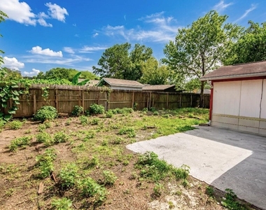 2611 Ashington Drive - Photo Thumbnail 13