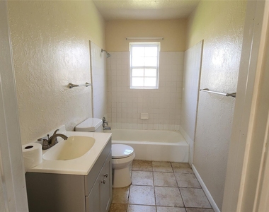 4415 Groton Drive - Photo Thumbnail 9