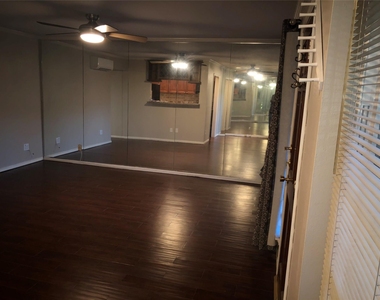 2507 Montrose Boulevard - Photo Thumbnail 4