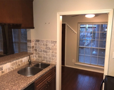 2507 Montrose Boulevard - Photo Thumbnail 11