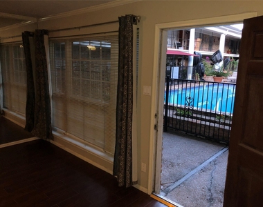 2507 Montrose Boulevard - Photo Thumbnail 3