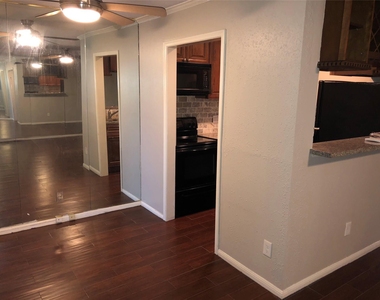 2507 Montrose Boulevard - Photo Thumbnail 5