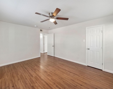 6403 Sloan Street - Photo Thumbnail 25