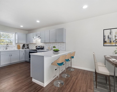 6403 Sloan Street - Photo Thumbnail 5