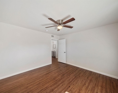 6403 Sloan Street - Photo Thumbnail 21