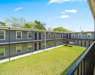 6403 Sloan Street - Photo Thumbnail 32