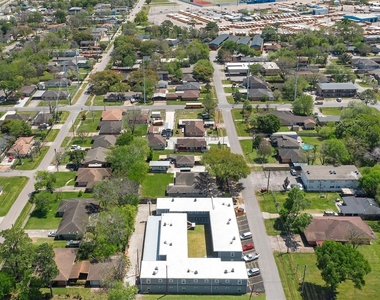 6403 Sloan Street - Photo Thumbnail 38