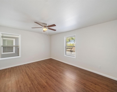6403 Sloan Street - Photo Thumbnail 23
