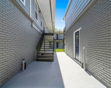 6403 Sloan Street - Photo Thumbnail 34