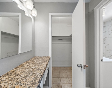 1016 E 7th Street - Photo Thumbnail 1