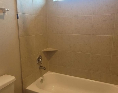 2934 Lawrence Park Court - Photo Thumbnail 19