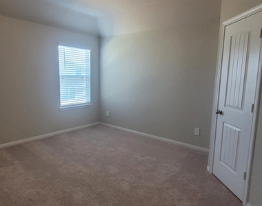 2934 Lawrence Park Court - Photo Thumbnail 21