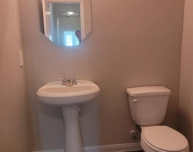 2934 Lawrence Park Court - Photo Thumbnail 12