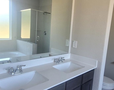 2934 Lawrence Park Court - Photo Thumbnail 9