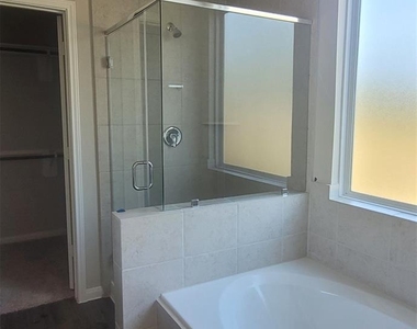 2934 Lawrence Park Court - Photo Thumbnail 10