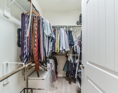 1517 Miles Oaks Place - Photo Thumbnail 19