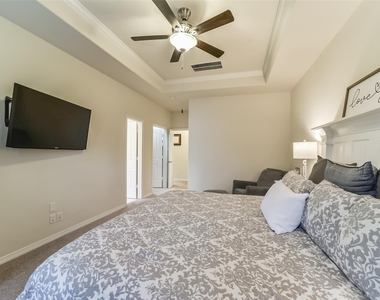 1517 Miles Oaks Place - Photo Thumbnail 18