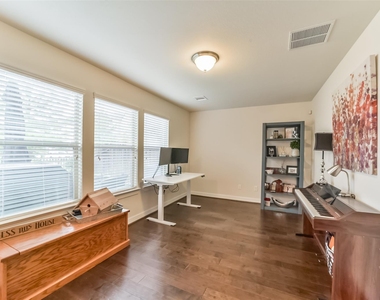 1517 Miles Oaks Place - Photo Thumbnail 29