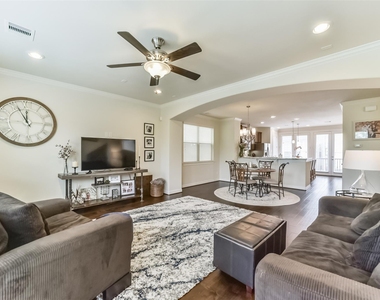 1517 Miles Oaks Place - Photo Thumbnail 4