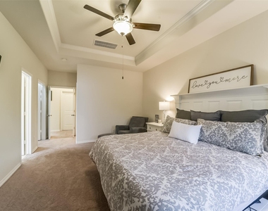 1517 Miles Oaks Place - Photo Thumbnail 17