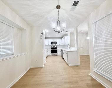 236 Almond Drive - Photo Thumbnail 11
