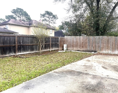 8239 Squires Place Drive - Photo Thumbnail 15