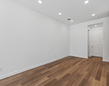 113 Cypress Pond Place - Photo Thumbnail 20