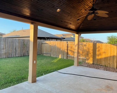 1215 Wallflower Avenue - Photo Thumbnail 25